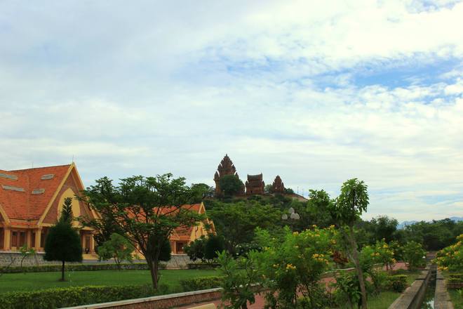 Ninh[-]Thuận:[-]Níu[-]chân[-]du[-]khách[-]bằng[-]sự[-]bình[-]dị